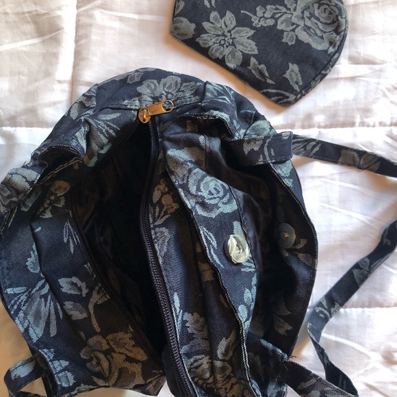 BRAND NWOT Floral denim bag - Picture 4 of 5